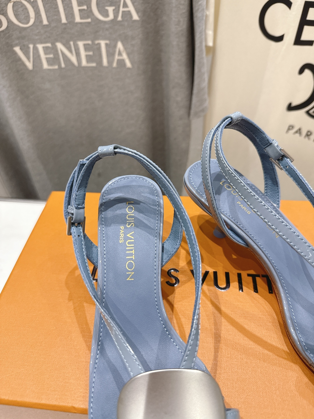 高版本出厂  Louis Vuitton ss26 new arrival LV驴牌夏季新款小高跟凉鞋简