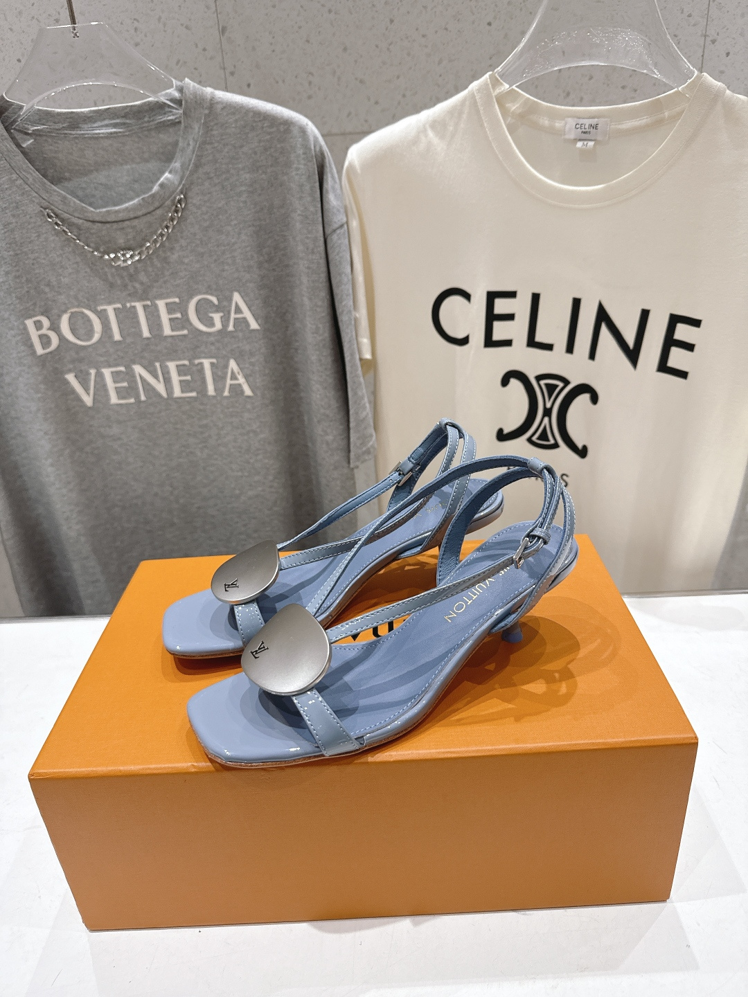 高版本出厂  Louis Vuitton ss26 new arrival LV驴牌夏季新款小高跟凉鞋简
