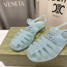 高版本出厂 Gucci*古驰 G家F036 2026ss夏季爆款平底沙滩凉鞋,在这个IN时代必备的凉鞋 高版本出厂 Gucci*古驰 G家F036 2026ss夏季爆款平底沙滩凉鞋,在这个IN时代必备的凉鞋