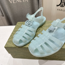 高版本出厂 Gucci*古驰 G家F036 2026ss夏季爆款平底沙滩凉鞋,在这个IN时代必备的凉鞋 高版本出厂 Gucci*古驰 G家F036 2026ss夏季爆款平底沙滩凉鞋,在这个IN时代必备的凉鞋