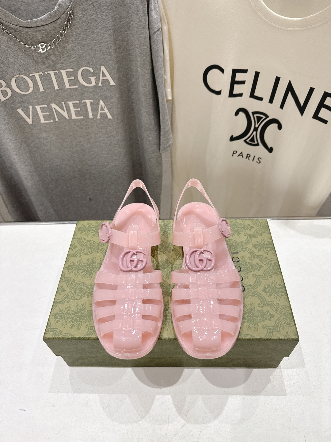高版本出厂  Gucci*古驰 G家F036 2026ss夏季爆款平底沙滩凉鞋，在这个IN时代必备的凉鞋