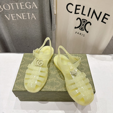 高版本出厂 Gucci*古驰 G家F036 2026ss夏季爆款平底沙滩凉鞋,在这个IN时代必备的凉鞋 高版本出厂 Gucci*古驰 G家F036 2026ss夏季爆款平底沙滩凉鞋,在这个IN时代必备的凉鞋