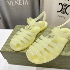 高版本出厂 Gucci*古驰 G家F036 2026ss夏季爆款平底沙滩凉鞋,在这个IN时代必备的凉鞋 高版本出厂 Gucci*古驰 G家F036 2026ss夏季爆款平底沙滩凉鞋,在这个IN时代必备的凉鞋