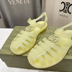 高版本出厂 Gucci*古驰 G家F036 2026ss夏季爆款平底沙滩凉鞋,在这个IN时代必备的凉鞋 高版本出厂 Gucci*古驰 G家F036 2026ss夏季爆款平底沙滩凉鞋,在这个IN时代必备的凉鞋