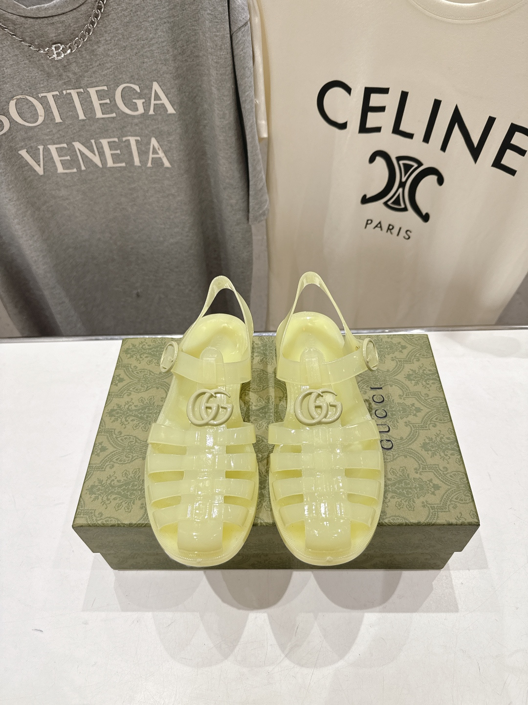 高版本出厂  Gucci*古驰 G家F036 2026ss夏季爆款平底沙滩凉鞋，在这个IN时代必备的凉鞋