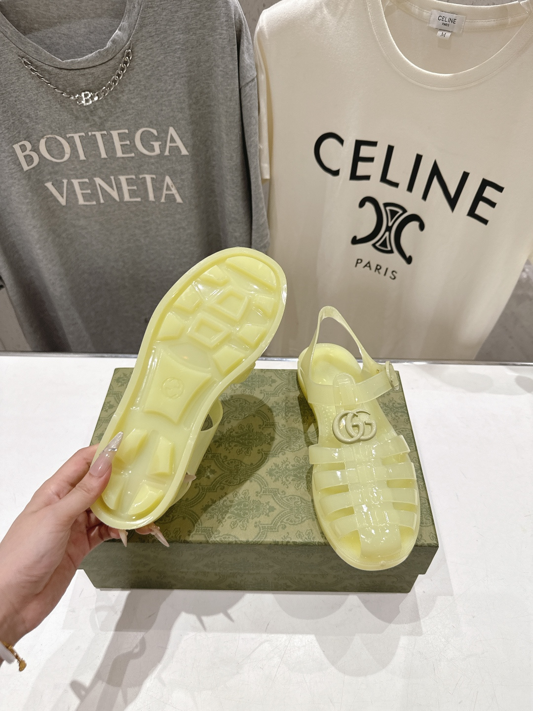 高版本出厂 Gucci*古驰 G家F036 2026ss夏季爆款平底沙滩凉鞋,在这个IN时代必备的凉鞋 高版本出厂 Gucci*古驰 G家F036 2026ss夏季爆款平底沙滩凉鞋,在这个IN时代必备的凉鞋