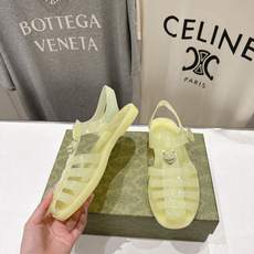 高版本出厂 Gucci*古驰 G家F036 2026ss夏季爆款平底沙滩凉鞋,在这个IN时代必备的凉鞋 高版本出厂 Gucci*古驰 G家F036 2026ss夏季爆款平底沙滩凉鞋,在这个IN时代必备的凉鞋