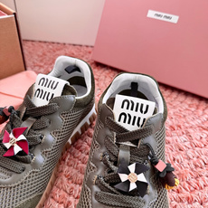 🌾带扣子统一飞机盒出货所见即所得G086Miu Miu网面休闲鞋2026春夏新款走秀MiuMiu 德训 🌾带扣子统一飞机盒出货所见即所得G086Miu Miu网面休闲鞋2026春夏新款走秀MiuMiu 德训