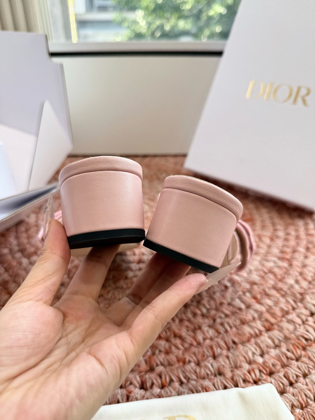 🌾G072顶级品质Dior/迪奥26WF早春新蝴蝶结编织刺绣拖鞋凉鞋标志性金属D字扣缀于鞋头侧畔哑光鎏金