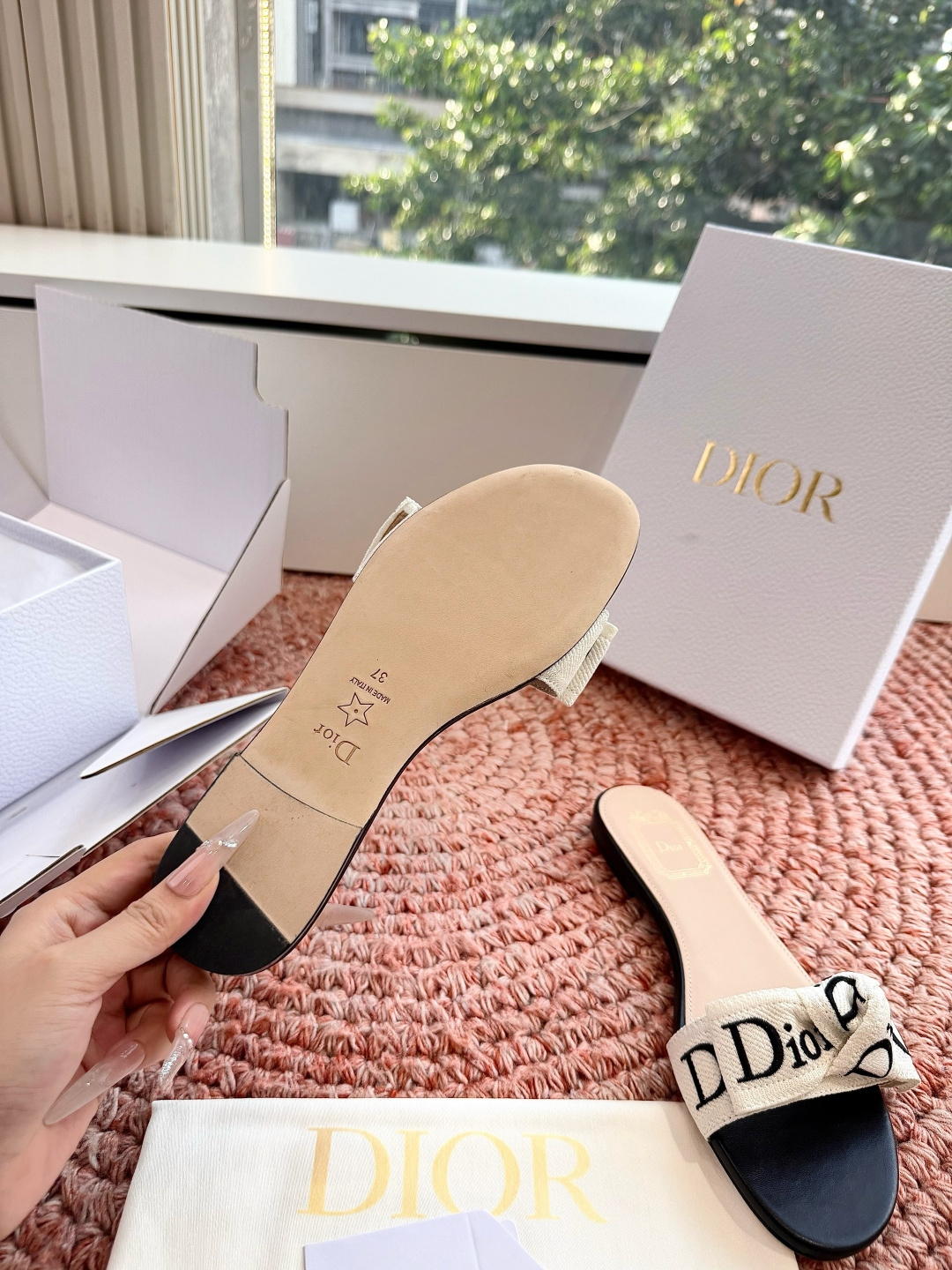 🌾G072顶级品质Dior/迪奥26WF早春新蝴蝶结编织刺绣拖鞋凉鞋标志性金属D字扣缀于鞋头侧畔哑光鎏金