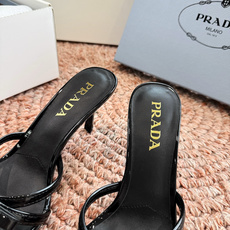 🌾G887😀2026新款 💙Prada 普拉达走秀款复古老钱风凉鞋未来科技感满满 时尚界久违的极简之美 🌾G887😀2026新款 💙Prada 普拉达走秀款复古老钱风凉鞋未来科技感满满 时尚界久违的极简之美