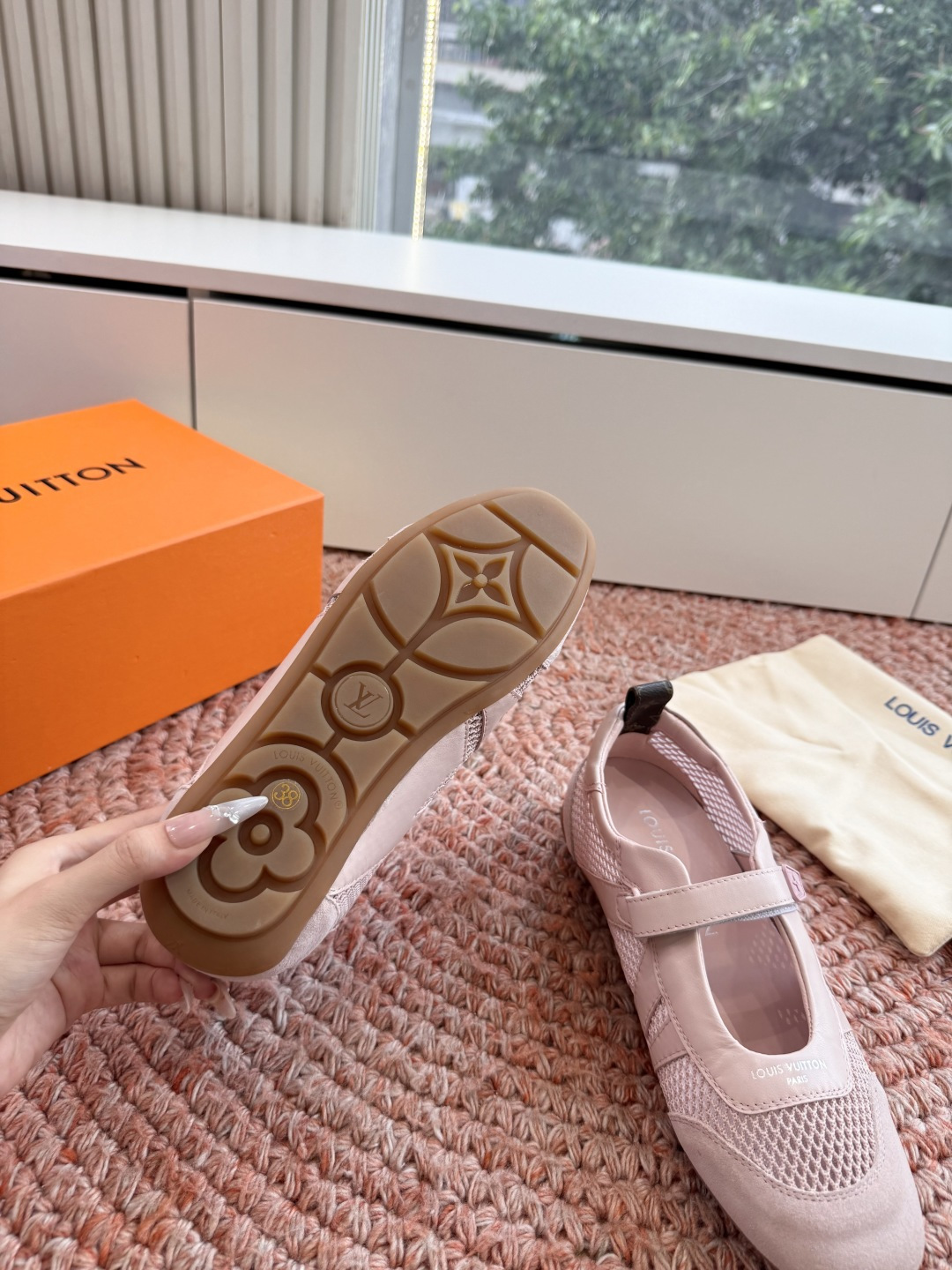 🌾G000所见即所得2026年春夏秀场上推出的 LV Footprint Soccer 芭蕾运动鞋是 P