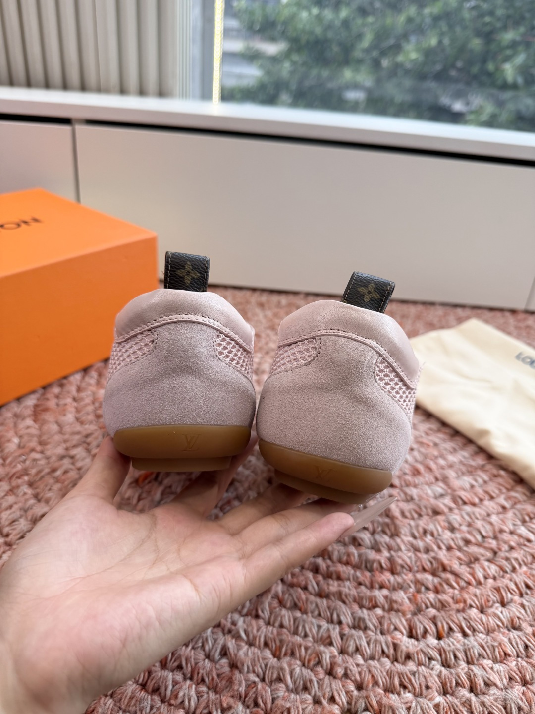 🌾G000所见即所得2026年春夏秀场上推出的 LV Footprint Soccer 芭蕾运动鞋是 P