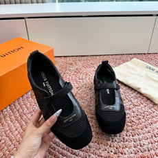 🌾G000所见即所得2026年春夏秀场上推出的 LV Footprint Soccer 芭蕾运动鞋是 P 🌾G000所见即所得2026年春夏秀场上推出的 LV Footprint Soccer 芭蕾运动鞋是 P