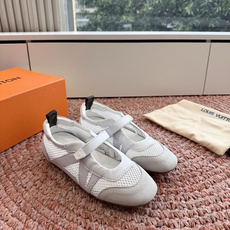 🌾G000所见即所得2026年春夏秀场上推出的 LV Footprint Soccer 芭蕾运动鞋是 P 🌾G000所见即所得2026年春夏秀场上推出的 LV Footprint Soccer 芭蕾运动鞋是 P