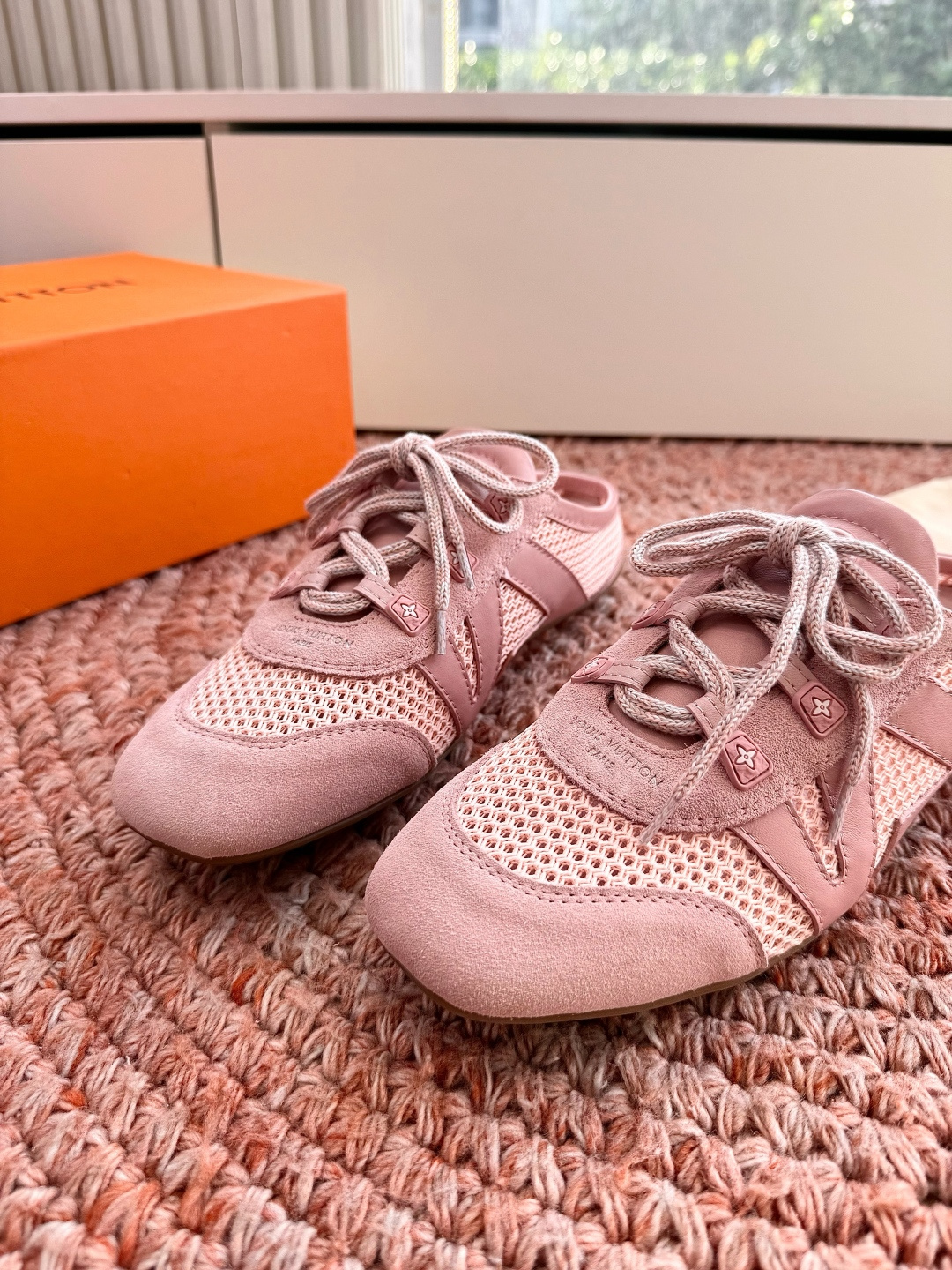 🌾G000所见即所得2026年春夏秀场上推出的 LV Footprint Soccer 芭蕾运动鞋是 P 🌾G000所见即所得2026年春夏秀场上推出的 LV Footprint Soccer 芭蕾运动鞋是 P