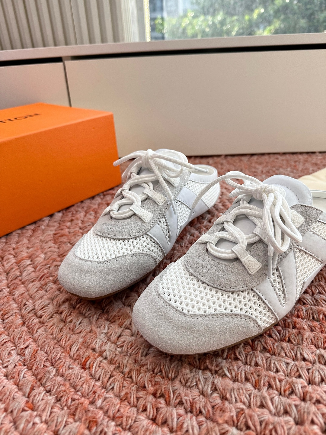 🌾G000所见即所得2026年春夏秀场上推出的 LV Footprint Soccer 芭蕾运动鞋是 P