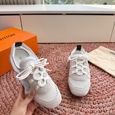 🌾G000所见即所得2026年春夏秀场上推出的 LV Footprint Soccer 芭蕾运动鞋是 P 🌾G000所见即所得2026年春夏秀场上推出的 LV Footprint Soccer 芭蕾运动鞋是 P