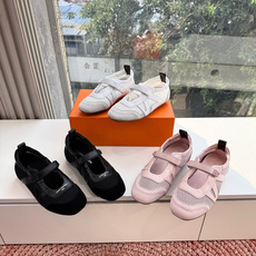 🌾G000所见即所得2026年春夏秀场上推出的 LV Footprint Soccer 芭蕾运动鞋是 P 🌾G000所见即所得2026年春夏秀场上推出的 LV Footprint Soccer 芭蕾运动鞋是 P