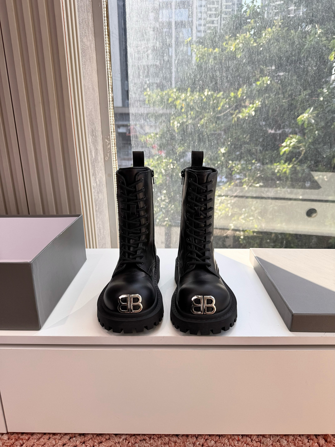 🌾顶级版本G177😀𝐁𝐚𝐥𝐞𝐧𝐜𝐢𝐚𝐠𝐚 𝐧𝐞𝐰 巴黎世家|全新秋冬高帮单鞋切尔西短靴破洞做旧复古风格，