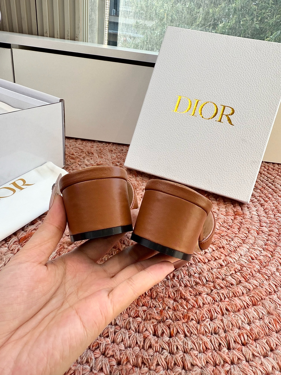 🌾G072顶级品质Dior/迪奥26WF早春新蝴蝶结编织刺绣拖鞋凉鞋标志性金属D字扣缀于鞋头侧畔哑光鎏金