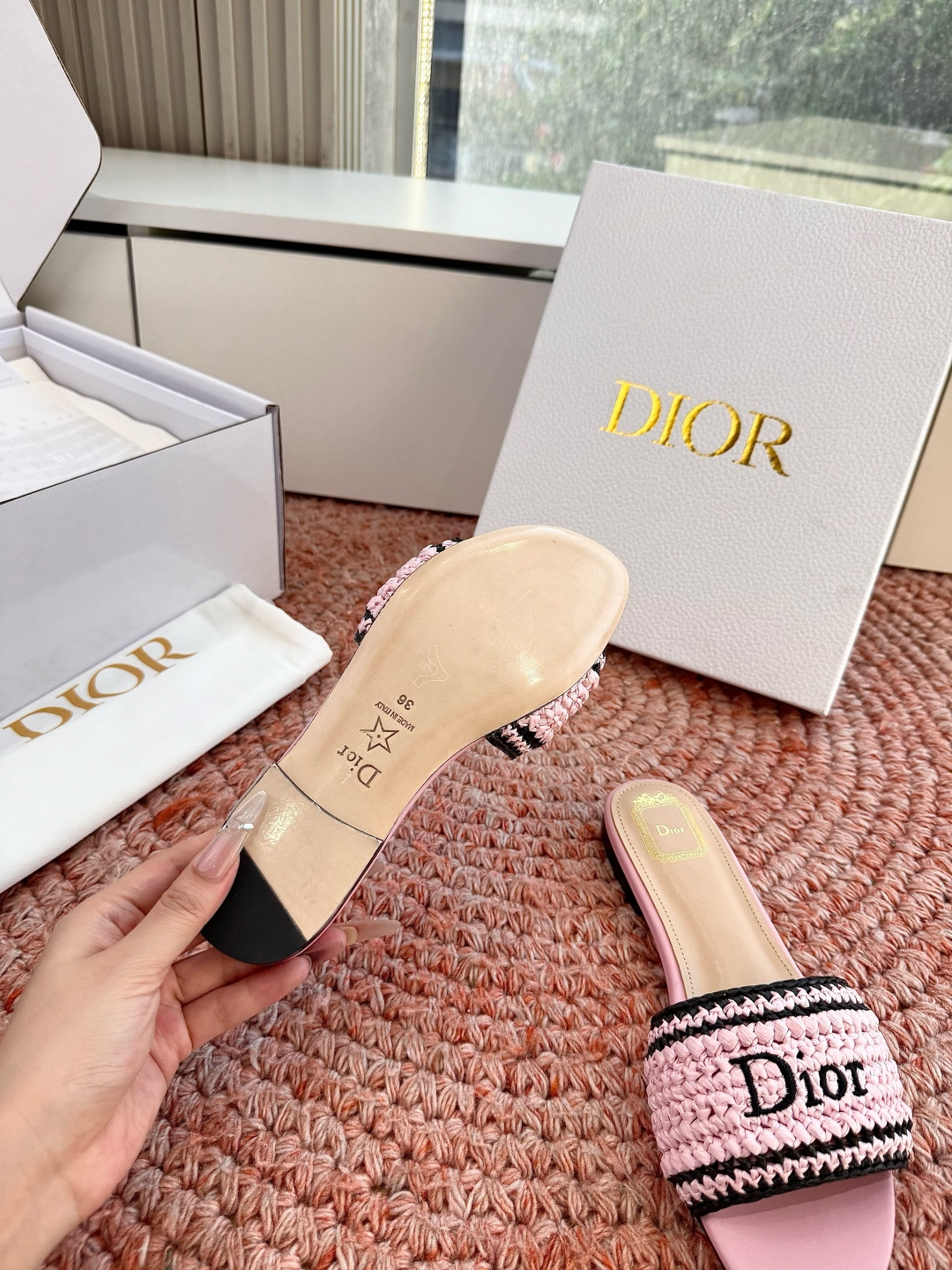 🌾G072顶级品质Dior/迪奥26WF早春新蝴蝶结编织刺绣拖鞋凉鞋标志性金属D字扣缀于鞋头侧畔哑光鎏金