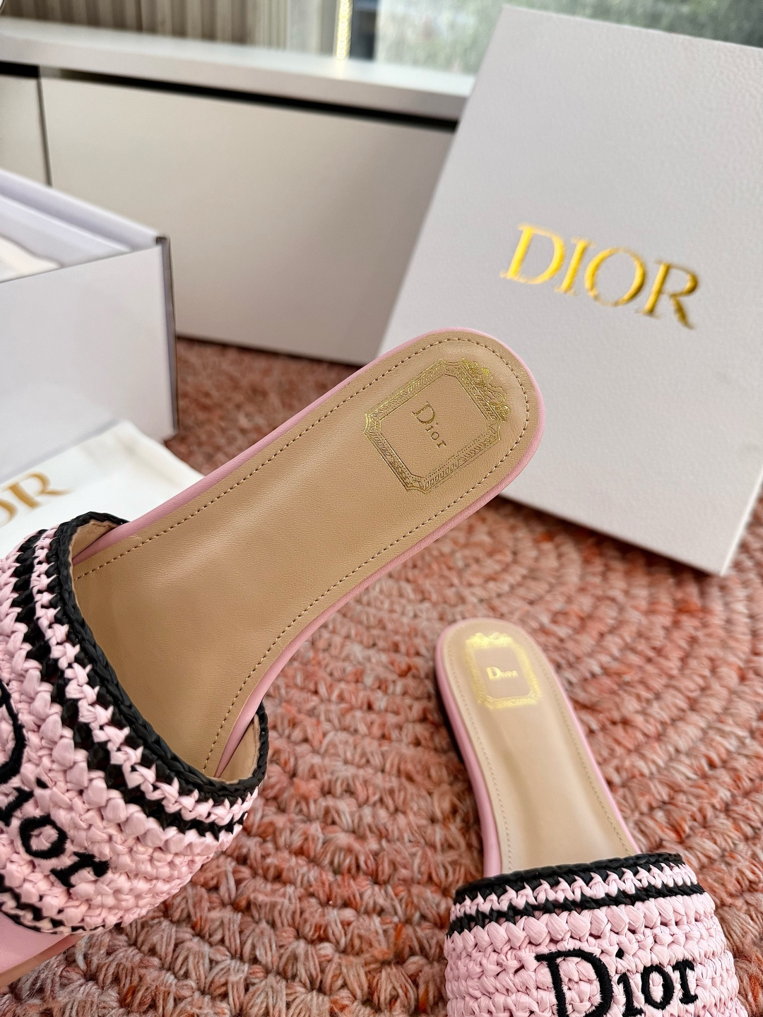 🌾G072顶级品质Dior/迪奥26WF早春新蝴蝶结编织刺绣拖鞋凉鞋标志性金属D字扣缀于鞋头侧畔哑光鎏金