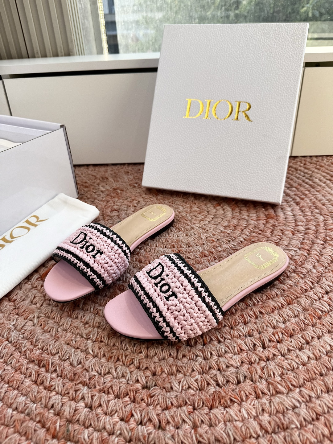 🌾G072顶级品质Dior/迪奥26WF早春新蝴蝶结编织刺绣拖鞋凉鞋标志性金属D字扣缀于鞋头侧畔哑光鎏金