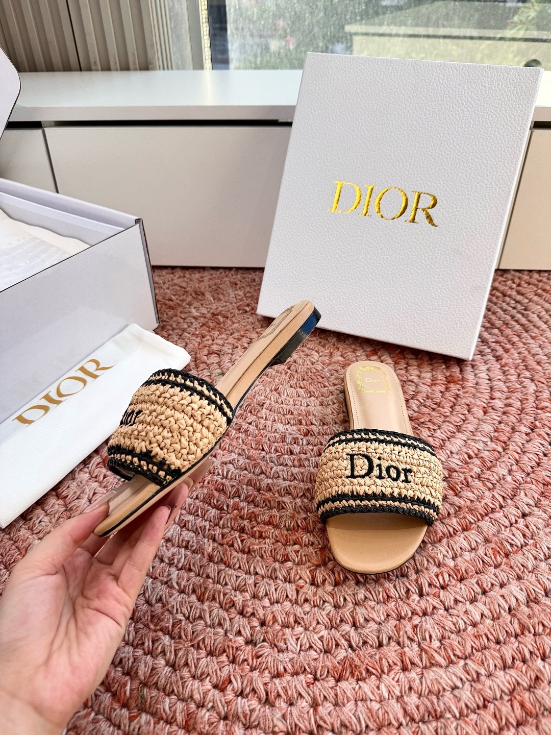 🌾G072顶级品质Dior/迪奥26WF早春新蝴蝶结编织刺绣拖鞋凉鞋标志性金属D字扣缀于鞋头侧畔哑光鎏金