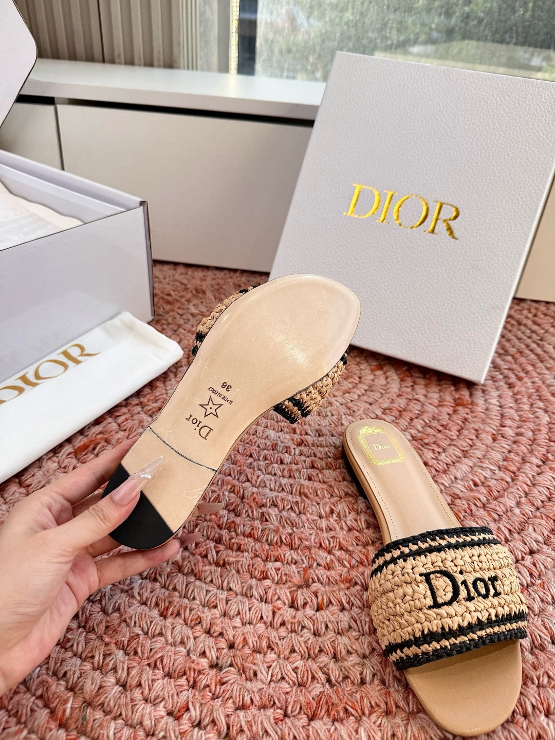🌾G072顶级品质Dior/迪奥26WF早春新蝴蝶结编织刺绣拖鞋凉鞋标志性金属D字扣缀于鞋头侧畔哑光鎏金