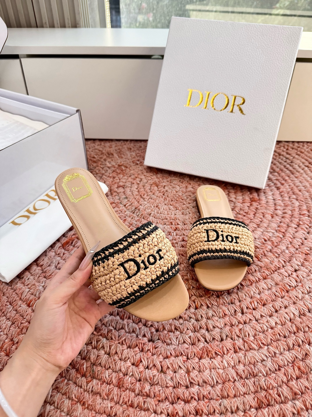 🌾G072顶级品质Dior/迪奥26WF早春新蝴蝶结编织刺绣拖鞋凉鞋标志性金属D字扣缀于鞋头侧畔哑光鎏金