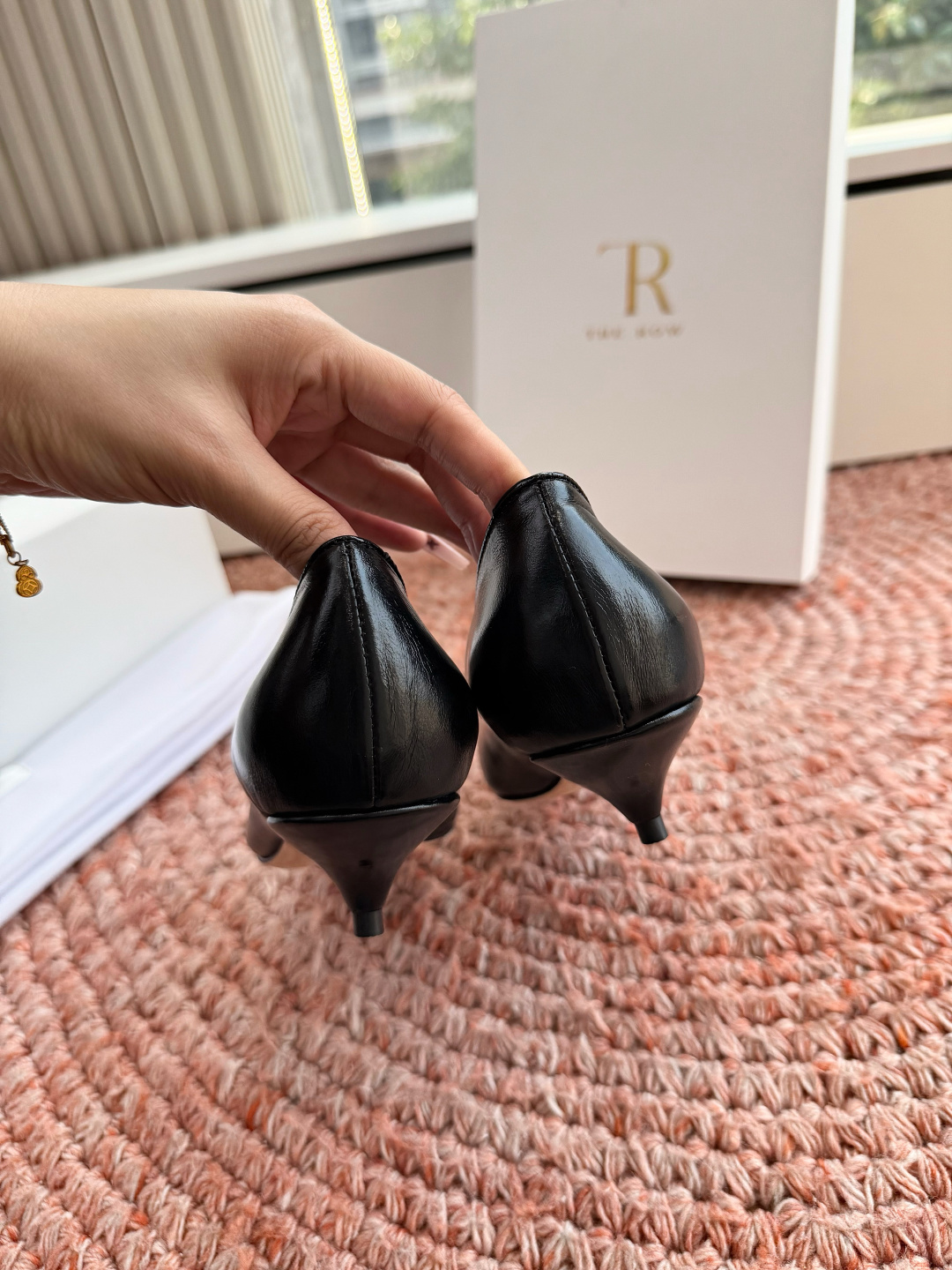 🌾所见即所得G679代购级别the roe慕乐包头拖鞋一定要收了它 有一丢高级又简约的感觉其实除了好看以