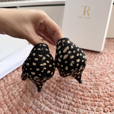🌾所见即所得G679代购级别the roe慕乐包头拖鞋一定要收了它 有一丢高级又简约的感觉其实除了好看以 🌾所见即所得G679代购级别the roe慕乐包头拖鞋一定要收了它 有一丢高级又简约的感觉其实除了好看以