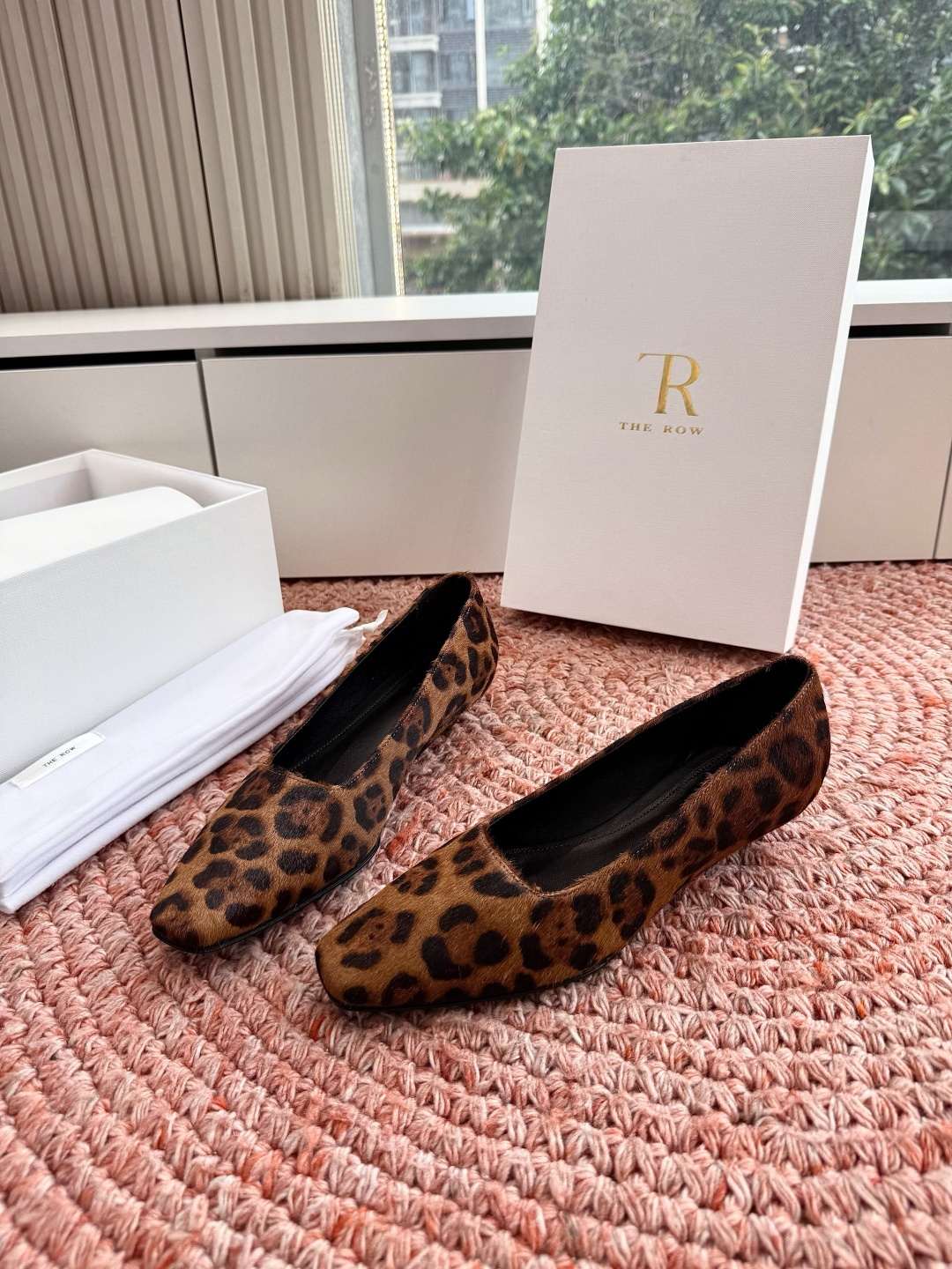 🌾所见即所得G679代购级别the roe慕乐包头拖鞋一定要收了它 有一丢高级又简约的感觉其实除了好看以