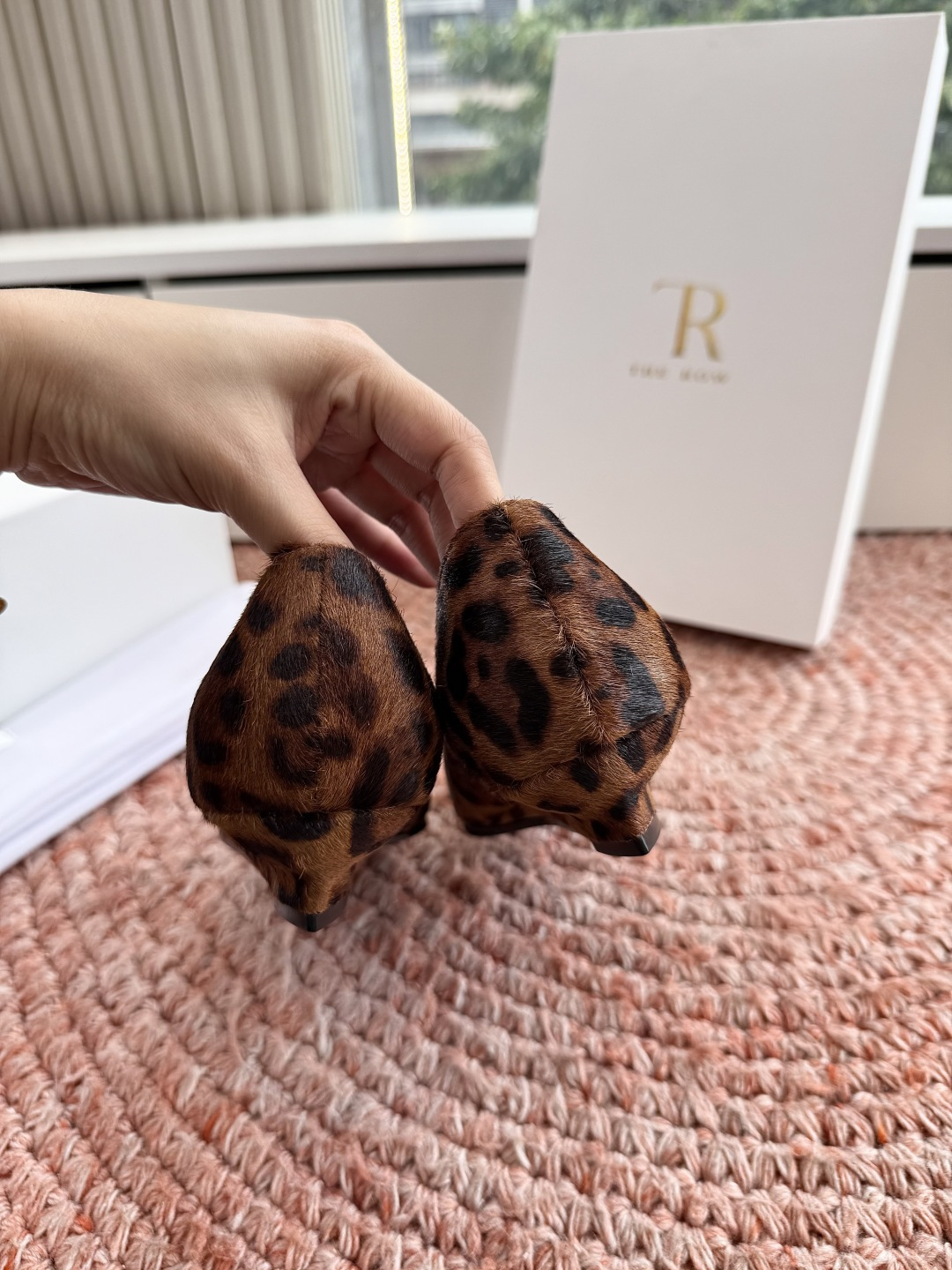 🌾所见即所得G679代购级别the roe慕乐包头拖鞋一定要收了它 有一丢高级又简约的感觉其实除了好看以