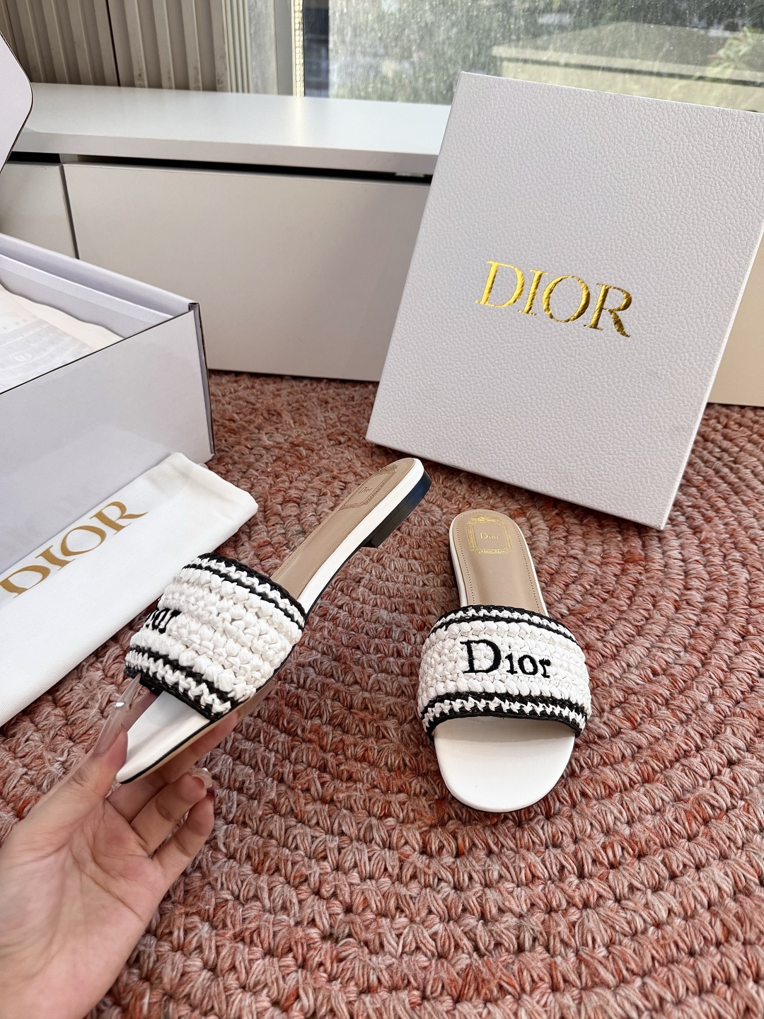 🌾G072顶级品质Dior/迪奥26WF早春新蝴蝶结编织刺绣拖鞋凉鞋标志性金属D字扣缀于鞋头侧畔哑光鎏金