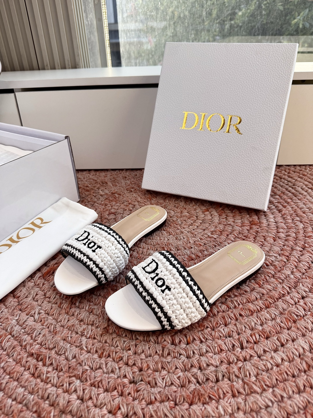 🌾G072顶级品质Dior/迪奥26WF早春新蝴蝶结编织刺绣拖鞋凉鞋标志性金属D字扣缀于鞋头侧畔哑光鎏金
