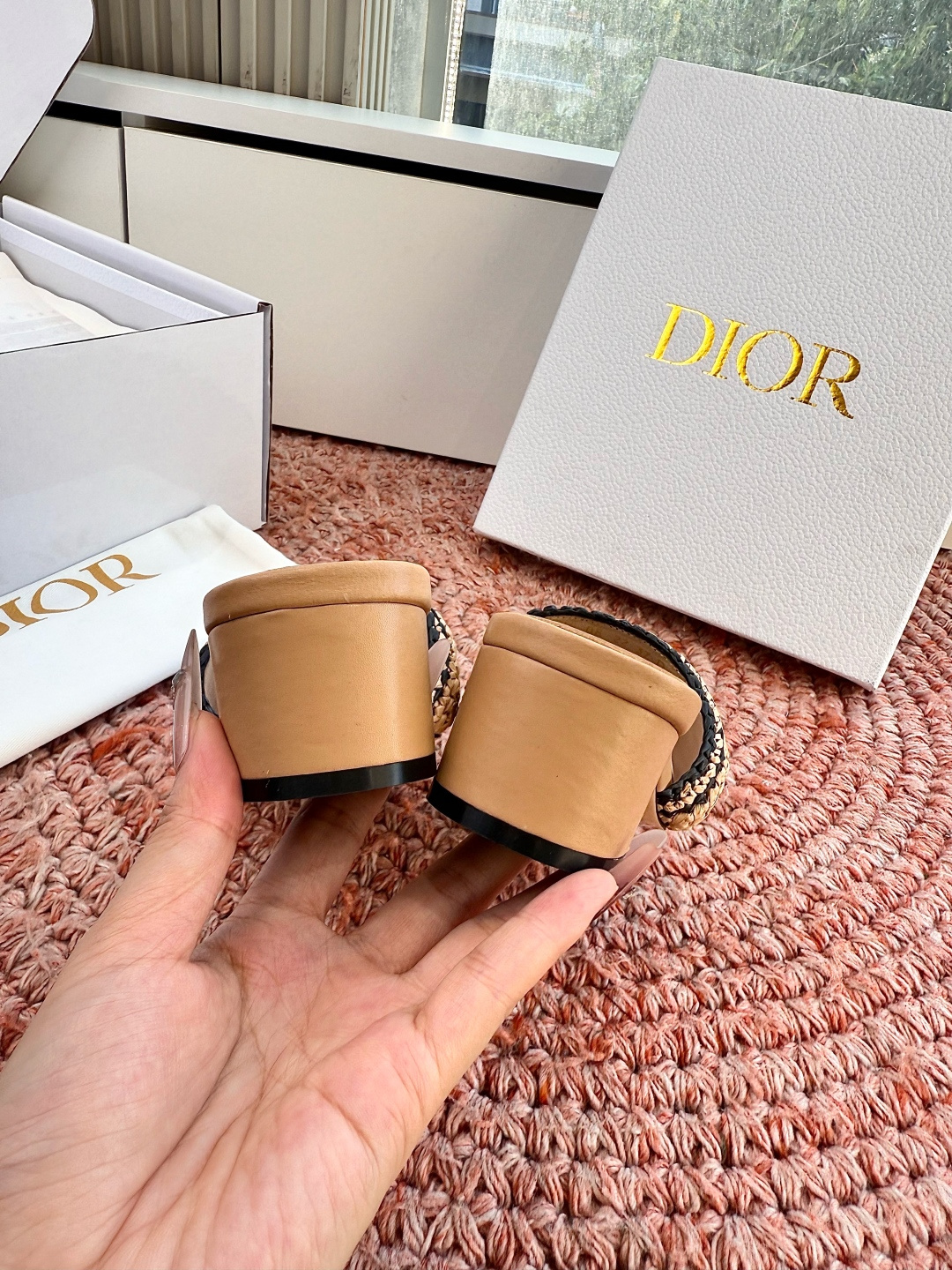 🌾G072顶级品质Dior/迪奥26WF早春新蝴蝶结编织刺绣拖鞋凉鞋标志性金属D字扣缀于鞋头侧畔哑光鎏金