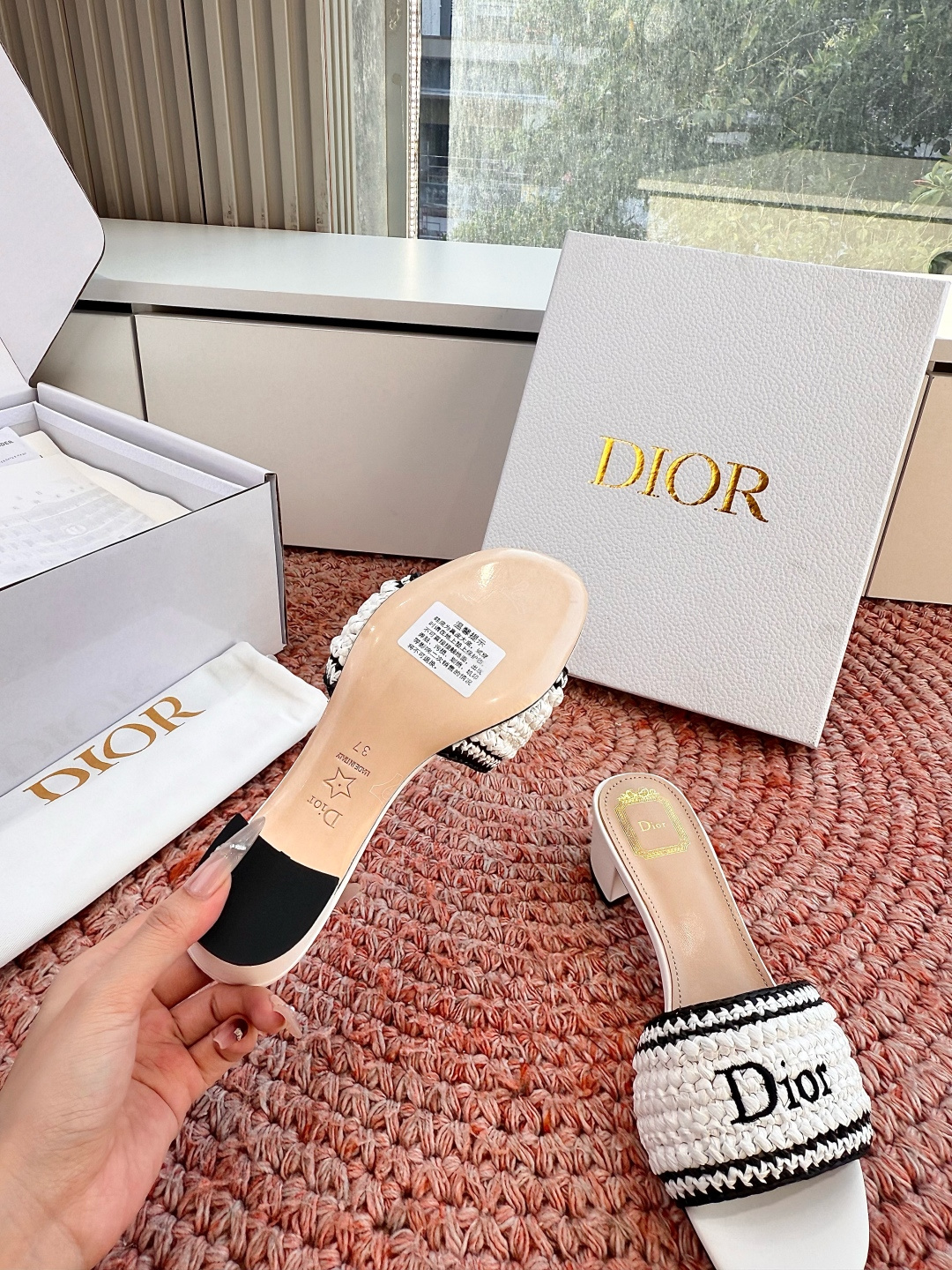 🌾G072顶级品质Dior/迪奥26WF早春新蝴蝶结编织刺绣拖鞋凉鞋标志性金属D字扣缀于鞋头侧畔哑光鎏金