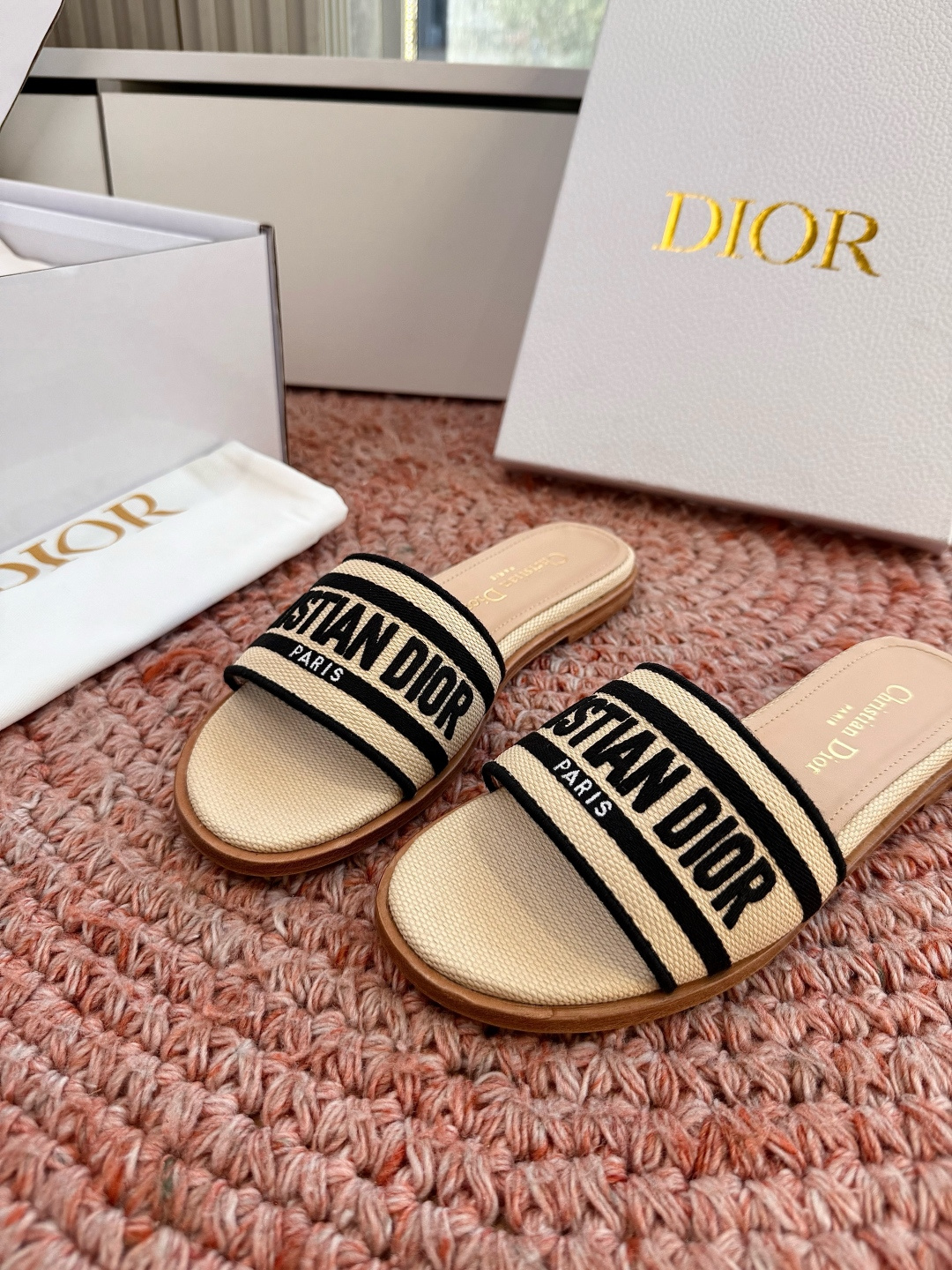 🌾G072顶级品质Dior/迪奥26WF早春新蝴蝶结编织刺绣拖鞋凉鞋标志性金属D字扣缀于鞋头侧畔哑光鎏金