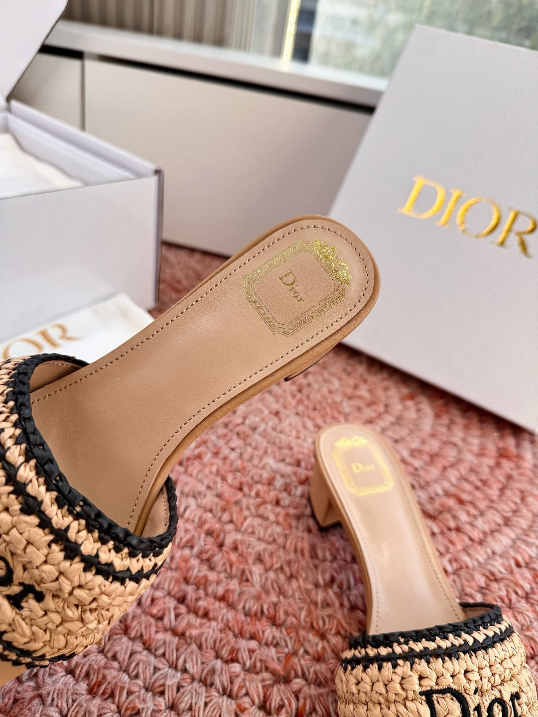 🌾G072顶级品质Dior/迪奥26WF早春新蝴蝶结编织刺绣拖鞋凉鞋标志性金属D字扣缀于鞋头侧畔哑光鎏金