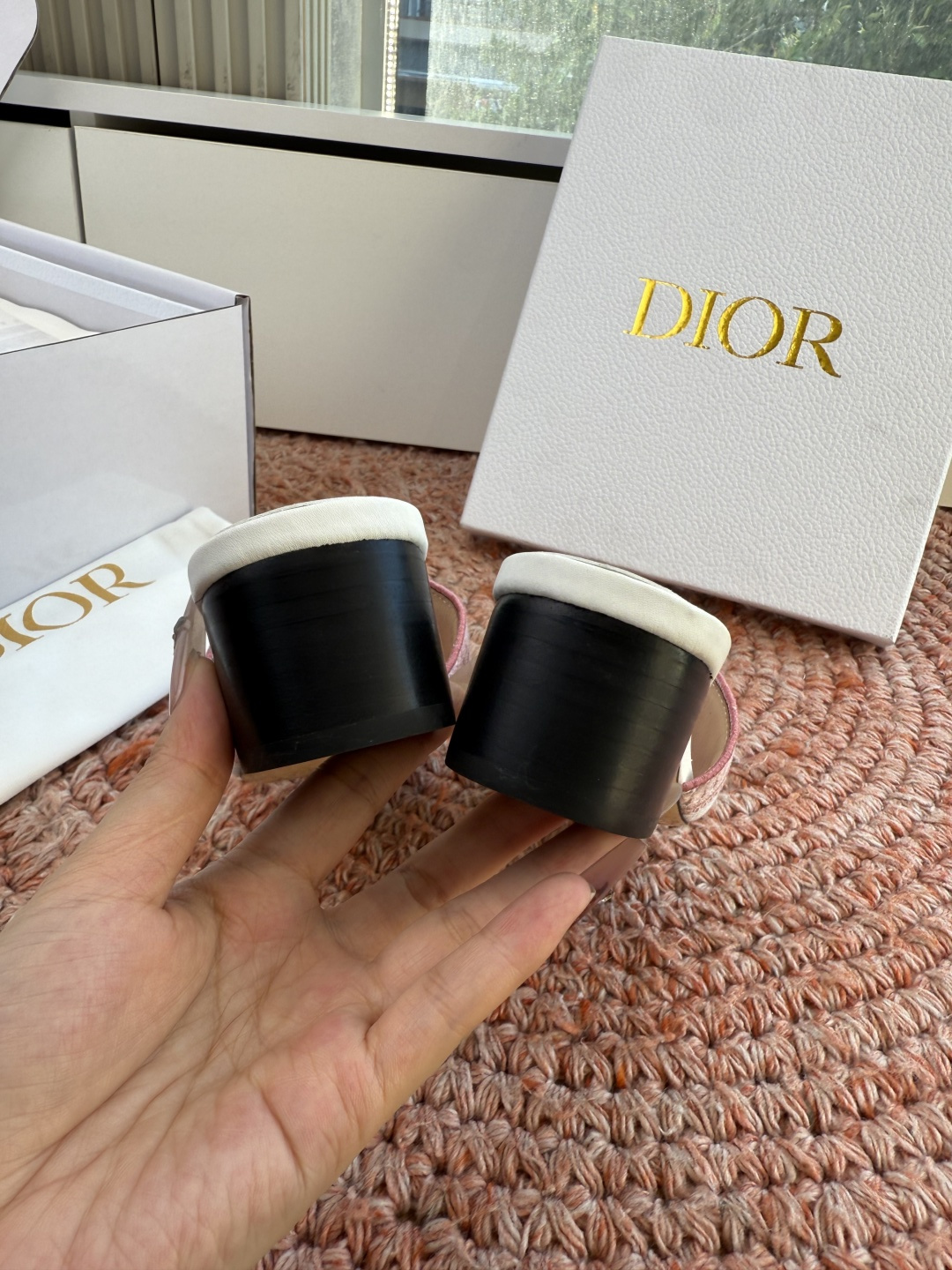 🌾G072顶级品质Dior/迪奥26WF早春新蝴蝶结编织刺绣拖鞋凉鞋标志性金属D字扣缀于鞋头侧畔哑光鎏金