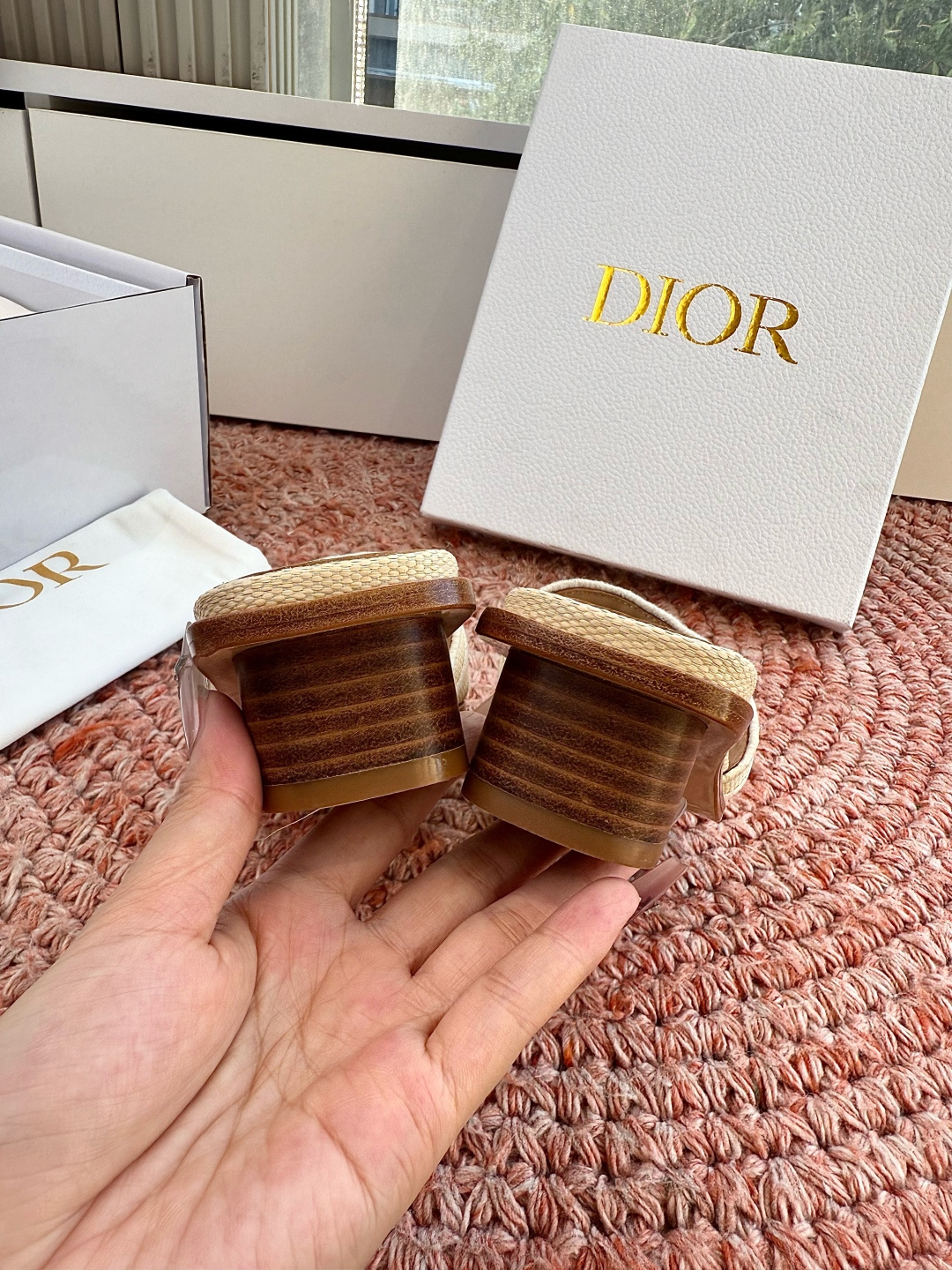 🌾G072顶级品质Dior/迪奥26WF早春新蝴蝶结编织刺绣拖鞋凉鞋标志性金属D字扣缀于鞋头侧畔哑光鎏金