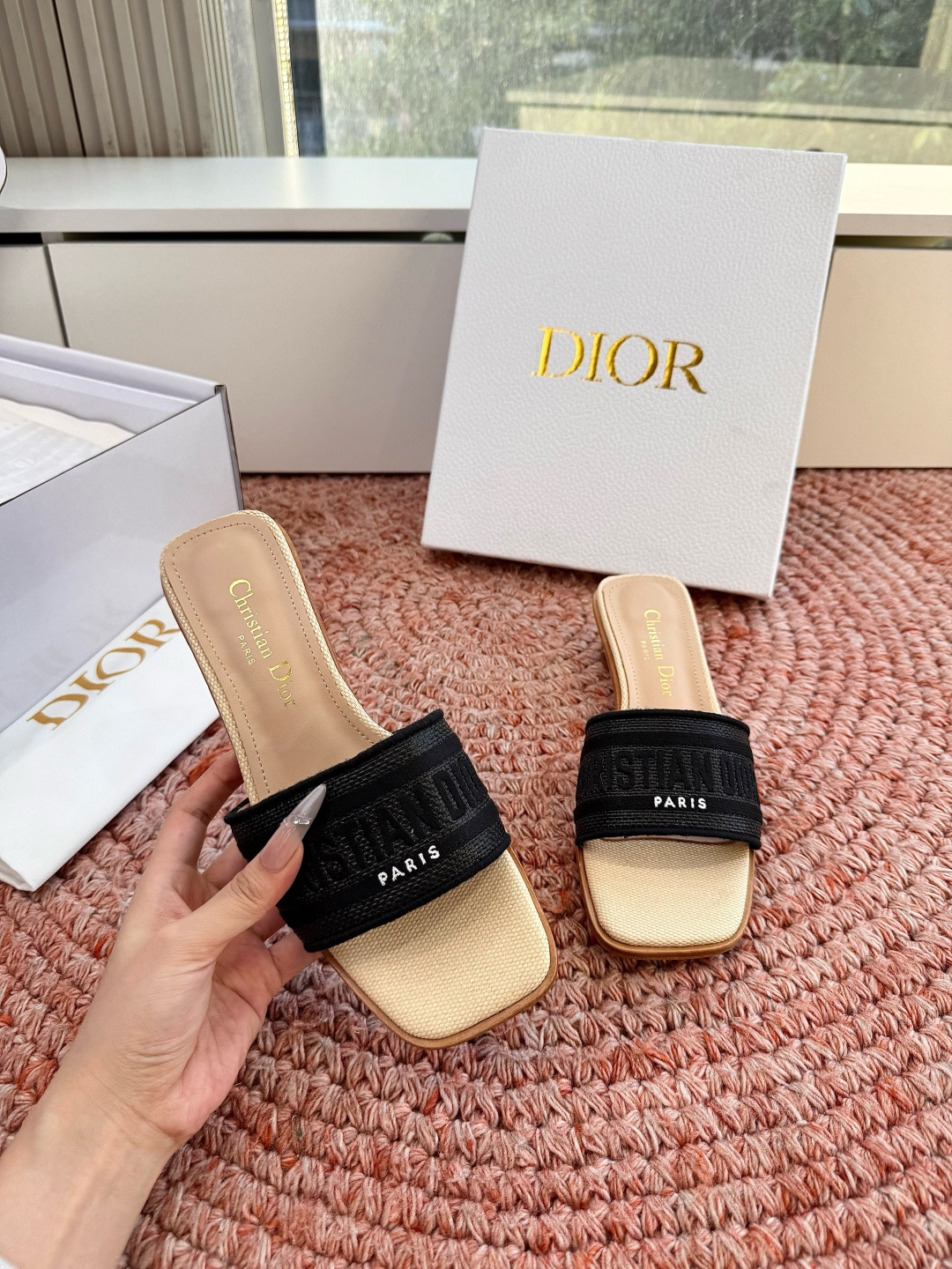 🌾G072顶级品质Dior/迪奥26WF早春新蝴蝶结编织刺绣拖鞋凉鞋标志性金属D字扣缀于鞋头侧畔哑光鎏金