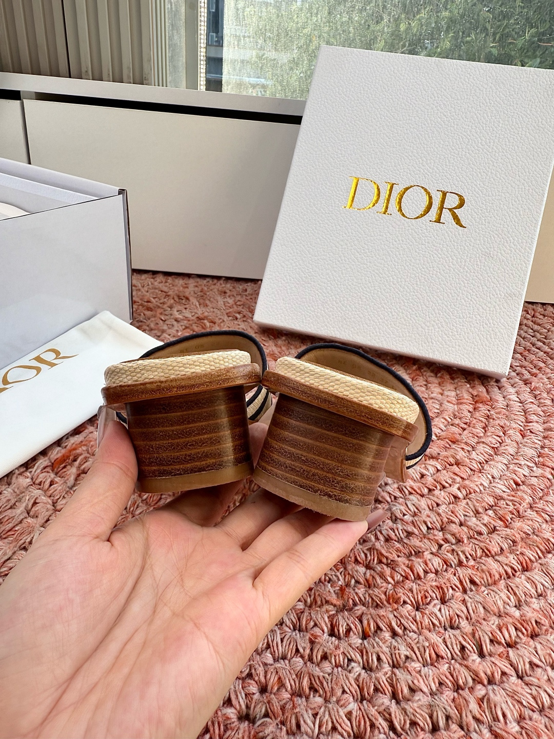 🌾G072顶级品质Dior/迪奥26WF早春新蝴蝶结编织刺绣拖鞋凉鞋标志性金属D字扣缀于鞋头侧畔哑光鎏金