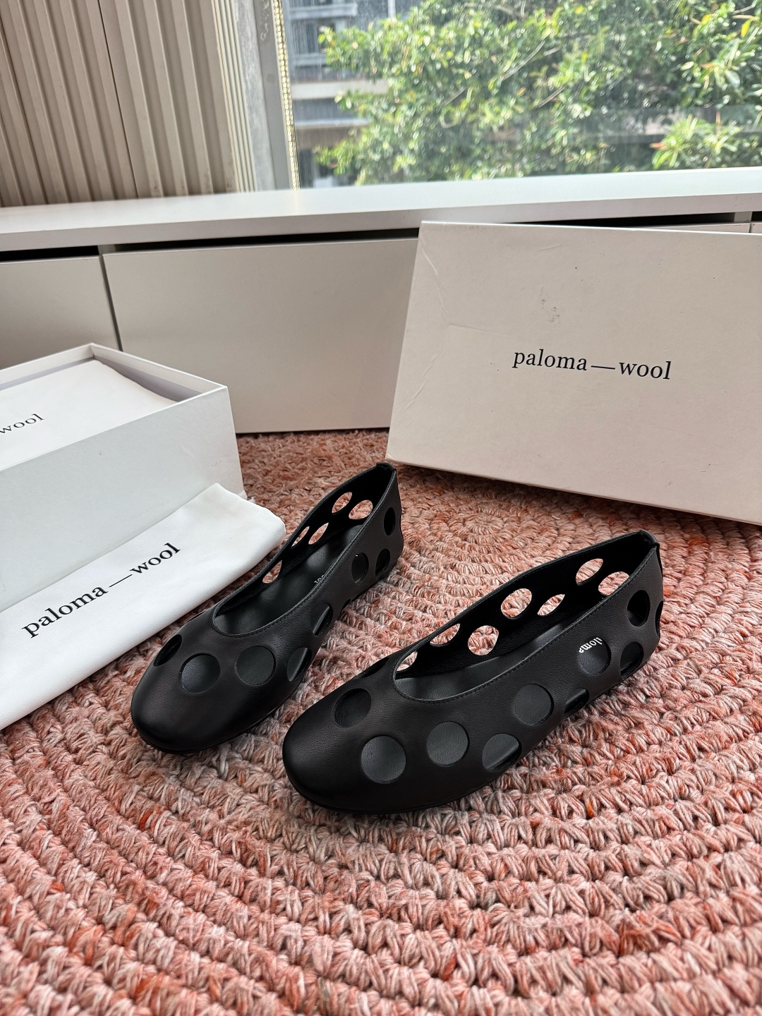 🌾 G213小众品牌 Paloma-wool 春夏新款花朵芭蕾舞鞋铆钉平底单鞋超级漂亮，为花而生的芭蕾鞋