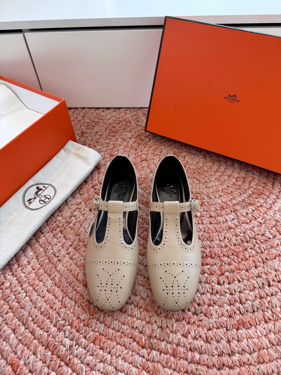 🌾G393顶级品质Hermès/爱马仕2026新品Kelly扣细带猫跟凉鞋单鞋当Kelly包的传奇基因邂