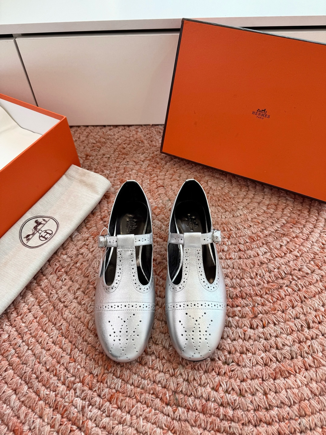 🌾G393顶级品质Hermès/爱马仕2026新品Kelly扣细带猫跟凉鞋单鞋当Kelly包的传奇基因邂