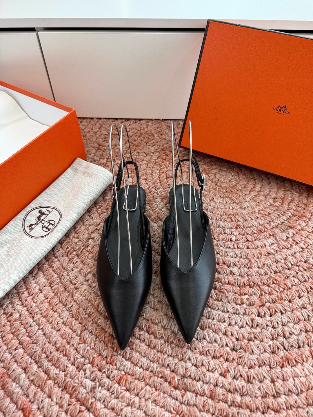 🌾G393顶级品质Hermès/爱马仕2026新品Kelly扣细带猫跟凉鞋单鞋当Kelly包的传奇基因邂