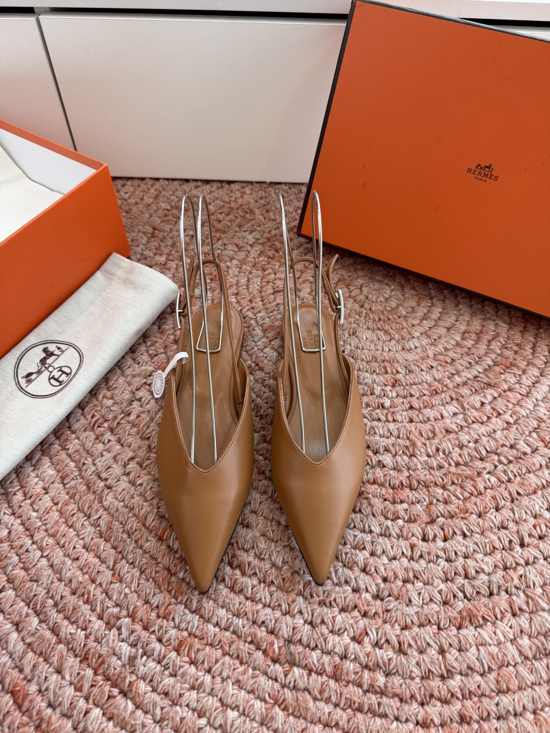 🌾G393顶级品质Hermès/爱马仕2026新品Kelly扣细带猫跟凉鞋单鞋当Kelly包的传奇基因邂